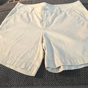 EDDIE BAUER LEGENDWASH SHORTS,  Size 6,